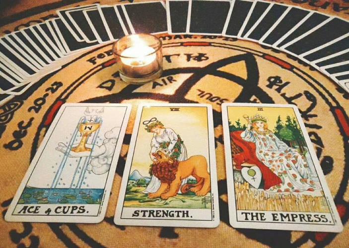 Golden Thread Tarot